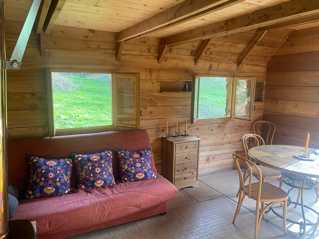 Poêle à bois et salon